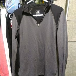 Women's North Face top